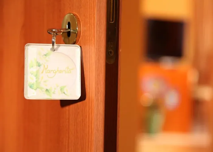 לינה וארוחת בוקר Casablanca אנה