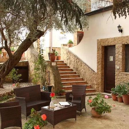 Casablanca Bed & Breakfast 4*