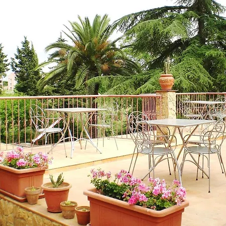 Casablanca Bed & Breakfast 4*